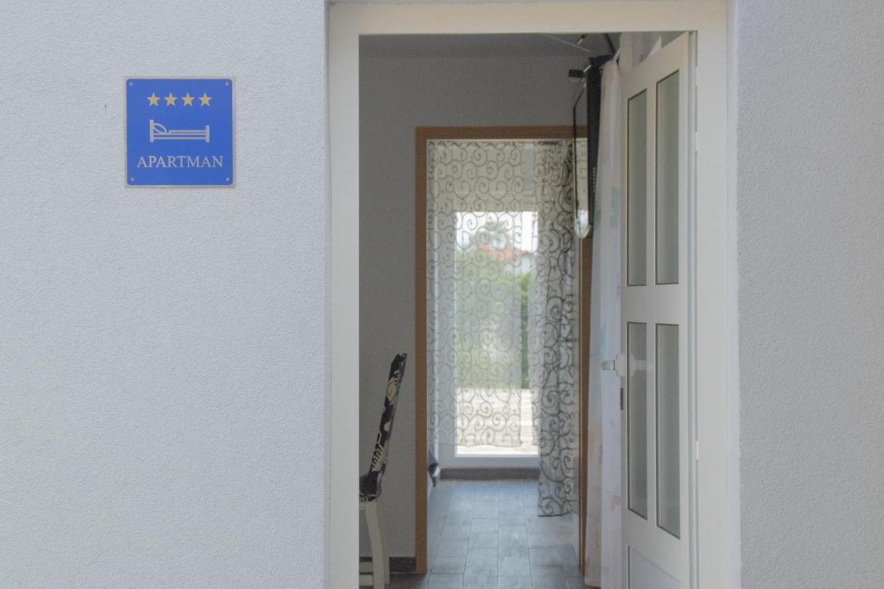 Apartma Teo *